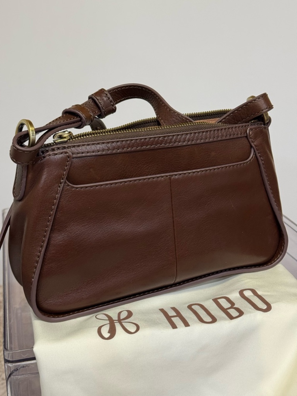 🤎HOBO Bellamy Small Crossbody Bag🤎

Non Smoking🚭/No Pets!

Dust bag included
